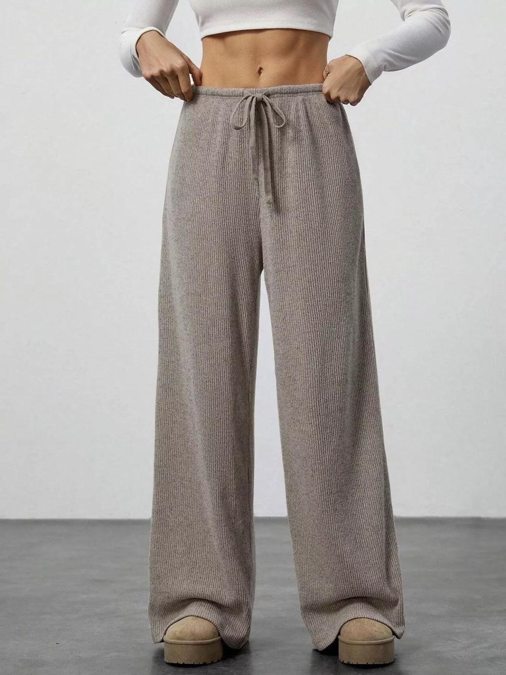 woman wearing drawstring relaxed fit lounge pants