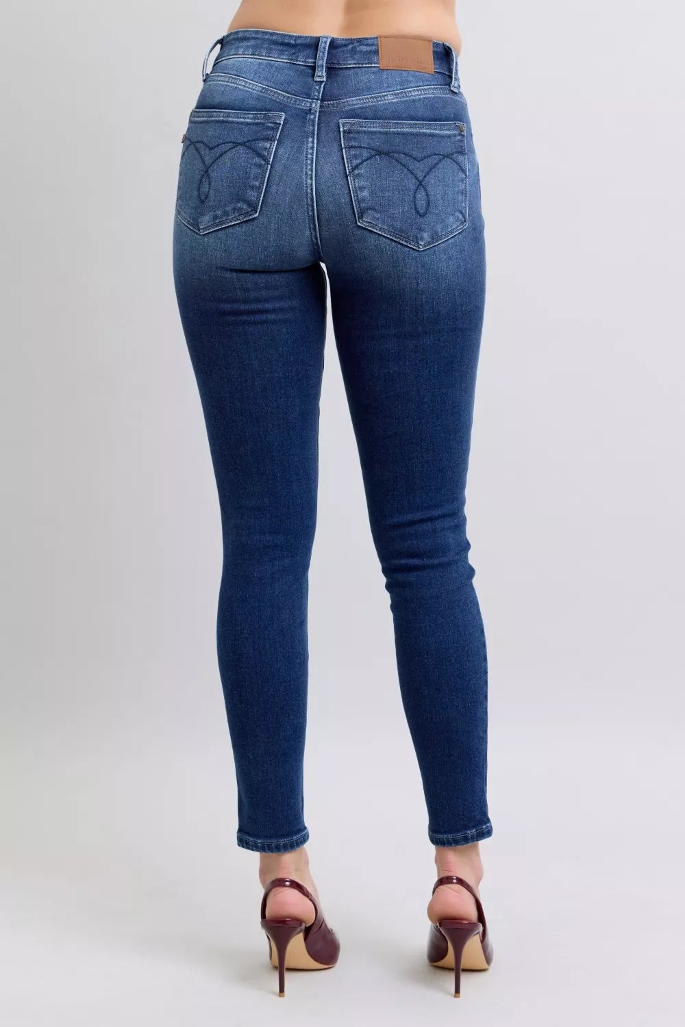 woman wearing judy blue high waisted skinny jeans
